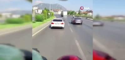Alanya&rsquo;da itfaiyeye yol vermeyen s&uuml;r&uuml;c&uuml; cep telefonu kamerasında