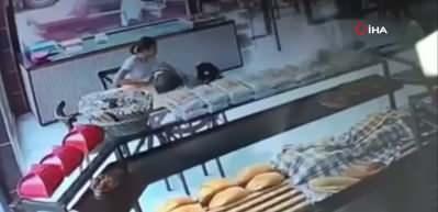 Fırında 'pes' dedirten hırsızlık: &Ccedil;ayına şeker attı, şekerliği &ccedil;antasına sakladı