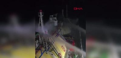 Karadeniz'de dron saldırısına uğrayan LPG tankeri, tamir i&ccedil;in Trabzon'a ulaştı