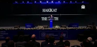 Sel&ccedil;uk Bayraktar: Yapay zeka rakamların ruhsuz labirentine sıkışmış bir istatistik yankısından ibarettir