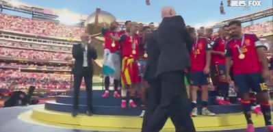 Trump'tan kupa t&ouml;reninde &ccedil;ok konuşulacak hareket! Infantino engel olmaya &ccedil;alıştı
