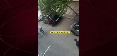 Bağcılar&rsquo;da taşlı kavga mahalleyi savaş alanına &ccedil;evirdi!