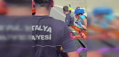 Antalya'da otomobil u&ccedil;uruma yuvarlandı: 5 &ouml;l&uuml;, 2 yaralı