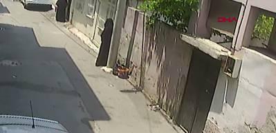 &Ccedil;arşaf giyip, maymuncukla kapısını a&ccedil;tıkları evden altın ve para &ccedil;aldılar