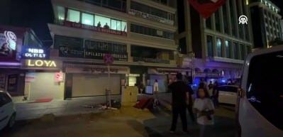 CHP Ankara İl Başkanlığı binası &ouml;n&uuml;nde gerginlik