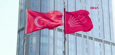CHP&rsquo;de yeni parti hazırlığındaki &Ouml;zg&uuml;r &Ouml;zel'e sert tepki