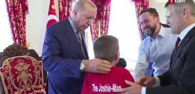 Cumhurbaşkanı Erdoğan "Cake Not Hate" kampanyasıyla tanınan Harris'i kabul etti