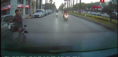 Hatay'da yaya ge&ccedil;idinde skuterli &ccedil;ocuğa motosiklet &ccedil;arptı