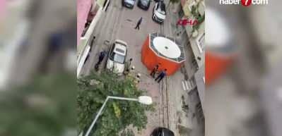 Sultangazi'de bı&ccedil;aklı rehine dehşeti: Rehin aldığı ailesini &ouml;zel harekat kurtardı
