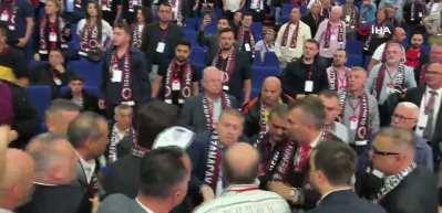 S&uuml;per Lig ekibinde başkanlık se&ccedil;iminde yumruklar havada u&ccedil;uştu