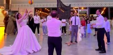Yok b&ouml;yle d&uuml;ğ&uuml;n! Salona file kurup voleybol oynadılar