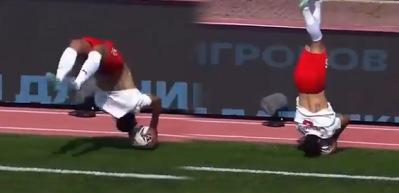 Futbol sahalarında ender g&ouml;r&uuml;len fantastik an...