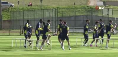 Kanarya ilk ma&ccedil;ta avantaj peşinde: Fenerbah&ccedil;e Kadık&ouml;y'de Sturm Graz'ı konuk ediyor  