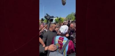 Mohamed Salah taraftarlar buluştu ilk 3'l&uuml;s&uuml;n&uuml; &ccedil;ektirdi