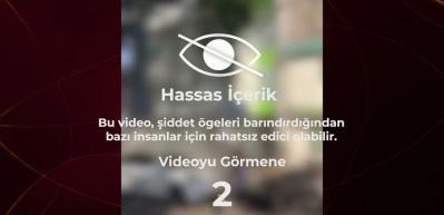 Kolombiya'da kabus anları kamerada: Bina cephesi insanların &uuml;zerine &ccedil;&ouml;kt&uuml;