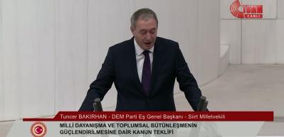 DEM Parti Eş Genel Başkanı Tuncer Bakırhan k&uuml;resel g&uuml;&ccedil;lerin bozulan oyun planlarını a&ccedil;ıkladı