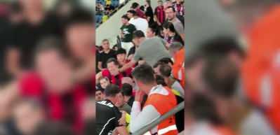 Gen&ccedil;lerbirliği taraftarları, Fenerbah&ccedil;eli minik taraftarın zorla formasını &ccedil;ıkarttı