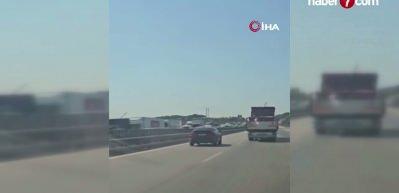 Kamyonet otomobile &ccedil;arptı, yaşlı kadın hayatını kaybetti