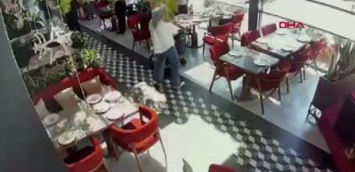 Zeytinburnu'nda restorana silahlı saldırı kamerada: 2 yaralı