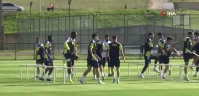 Fenerbah&ccedil;e taraftarı &ouml;n&uuml;nde galibiyet istiyor! İşte muhtemel 11'ler