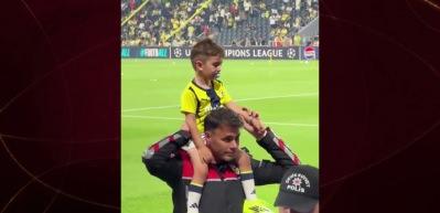 Forması &ccedil;ıkartılmaya &ccedil;alışılmıştı! Lyon ma&ccedil;ında Aziz Yıldırım'ın &ouml;zel konuğu oldu