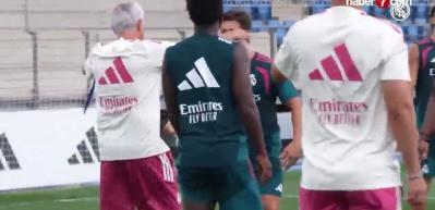 Mourinho 'bayılıyorum' diyerek Arda G&uuml;ler'i &ouml;vd&uuml; ve yeni pozisyonunu işaret etti