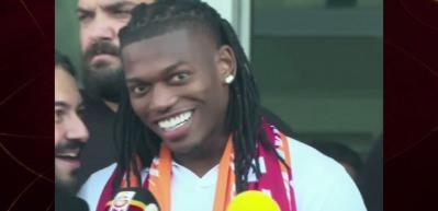 Leao'dan olay s&ouml;zler! Galatasaray i&ccedil;in reddettiği takımı a&ccedil;ıkladı