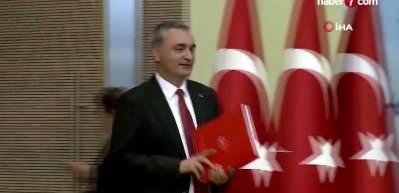 Yeni Parti ve CHP arasında belediye &ccedil;alışanlarına "&Uuml;ye Ol" baskısı