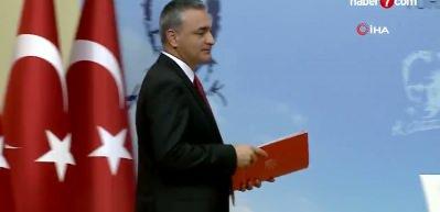 CHP S&ouml;zc&uuml;s&uuml; M&uuml;sl&uuml;m Sarı, Mansur Yavaş'ın kararını bildirdi! 'Bizde siyaset yapacak'