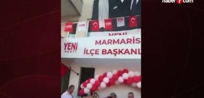 Yeni Parti Marmaris&rsquo;teki il&ccedil;e binasının a&ccedil;ılışında Haluk Levent şarkısı &ccedil;aldı