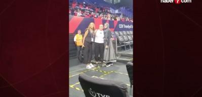 Tesett&uuml;re girerek voleybolu bırakması Uğur D&uuml;ndar'ı kızdırmıştı! Aysun &Ouml;zbek ortaya &ccedil;ıktı