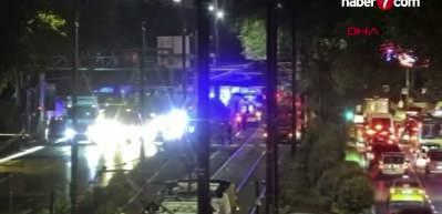 Zeytinburnu'nda iki tramvay &ccedil;arpıştı