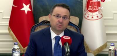 Bakan Akın G&uuml;rlek, Yunanistan'dan 3 ismin iadesini istedi