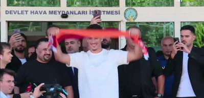 Deniz G&uuml;l, Galatasaray i&ccedil;in İstanbul'da!