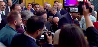 Yeni Yol&rsquo;da kritik değişim! Torun istifa etti, Erbakan&rsquo;dan s&uuml;rpriz hamle
