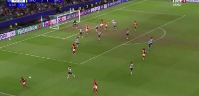 Galatasaray, UEFA Şampiyonlar Ligi'nde Sporting'e 3-1 yenildi