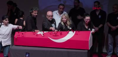 Serhat Kılı&ccedil; son yolculuğuna uğurlandı! Kız arkadaşı g&ouml;zyaşlarına boğuldu