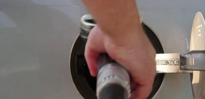 Almanya&rsquo;da benzin fiyatları tarihi zirvede: Litre fiyatı 2,30 euroya &ccedil;ıktı