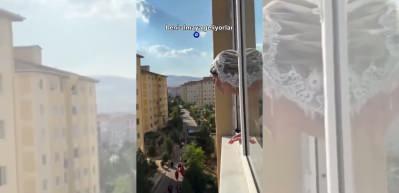 Ankara'da eşi benzeri g&ouml;r&uuml;lmemiş gelin alma t&ouml;reni: "Beni almaya geliyorlar, beni!&rdquo; 