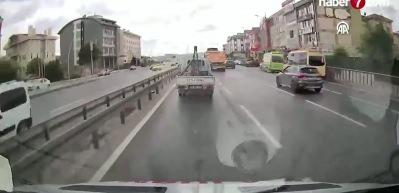 İstanbul'da ambulansa yol vermeyen s&uuml;r&uuml;c&uuml; yakalandı