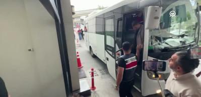 İstanbul'da uyuşturucu ve fuhuş soruşturmalarında g&ouml;zaltına alınan 21 ş&uuml;pheli Adli Tıp'ta