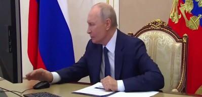  Putin, oyunu uzaktan kullandı