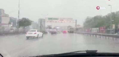 AKOM'dan İstanbul i&ccedil;in uyarı: Sıcaklık d&uuml;şecek, kuvvetli sağanak geliyor