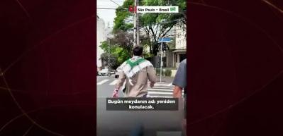 Brezilyalı aktivistten ses getiren eylem: 'İsrail' tabelasını s&ouml;k&uuml;p 'Filistin' yaptı!