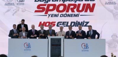 Gen&ccedil;lik ve Spor Bakanı Osman Aşkın Bak, Bayrampaşa'da temel atma t&ouml;renine katıldı