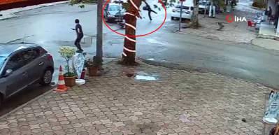 Adana'da feci motor kazası kamerada: Havada taklalar attı!