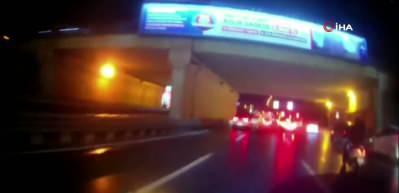 Avcılar E-5&rsquo;te motosiklet kazası kask kamerasında