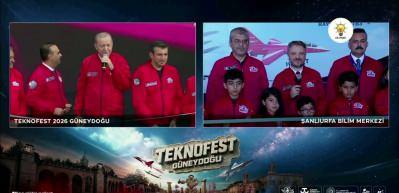 Teknofest G&uuml;neydoğu'da renkli anlar: Erdoğan Şanlıurfa t&uuml;rk&uuml;s&uuml; istedi, t&uuml;rk&uuml;n&uuml;n s&ouml;zleri dikkat &ccedil;ekti