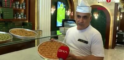 Eğitim i&ccedil;in gittiği ABD'de baklava ustası oldu: SpaceX &ccedil;alışanlarına T&uuml;rk tatlısı yedirdi