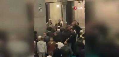 S&ouml;z&uuml;n bittiği yer: Ey&uuml;psultan Camii'nde silahlı kavga! Havaya ateş a&ccedil;tı